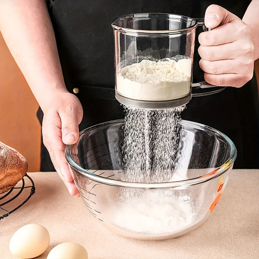 BakeEase – Semi-Automatic Flour Sifter mit Handpress-Design