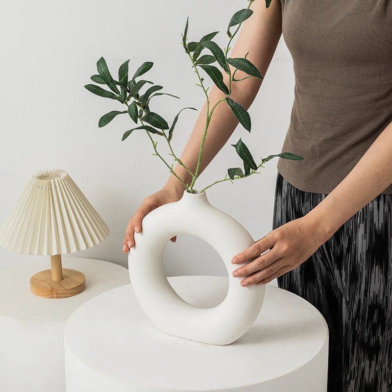 Nordic White Flower Vase – Plastic Bud & Plant Pot