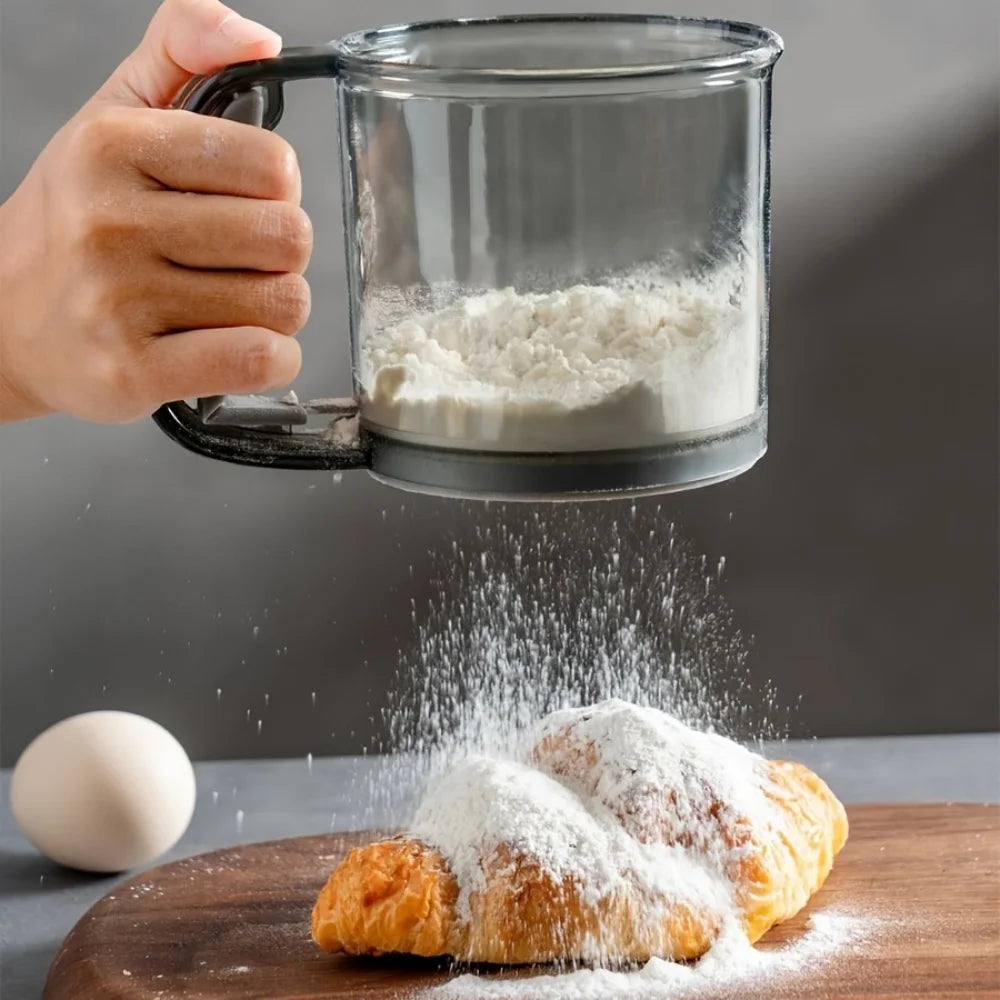 BakeEase – Semi-Automatic Flour Sifter mit Handpress-Design